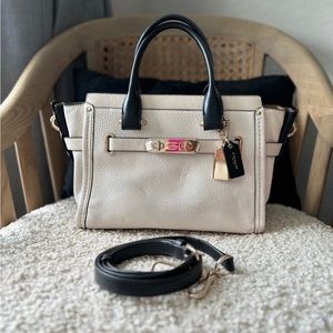 COACH NY Swagger Cream Pebbled Leather Handbag Black Shoulder Crossbody